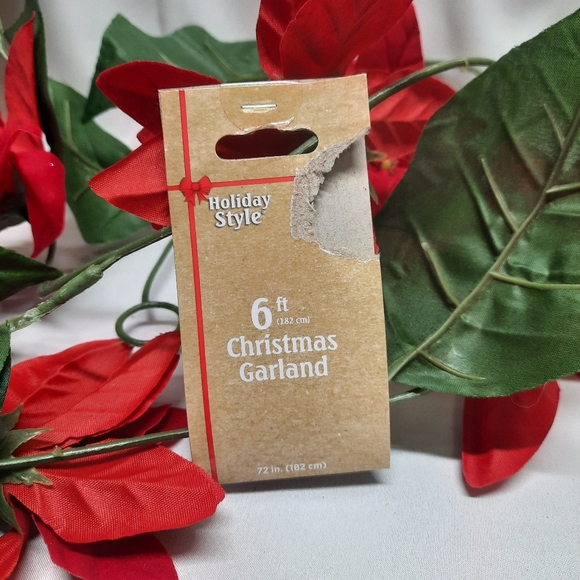 11 Poinsettia garland 6' each piece - Picture 2 of 4